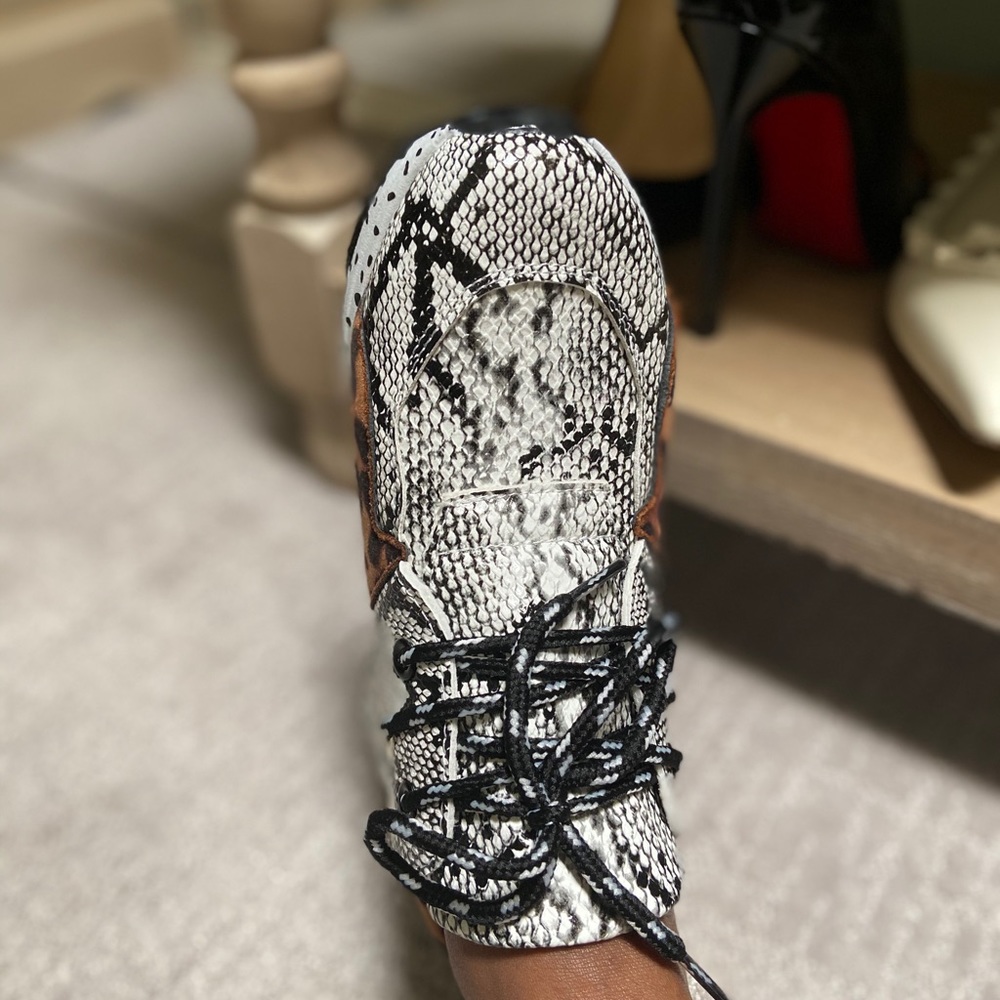 Last Size 7 AND 9❤️Animal Print Sneakers - Picture 5 of 9